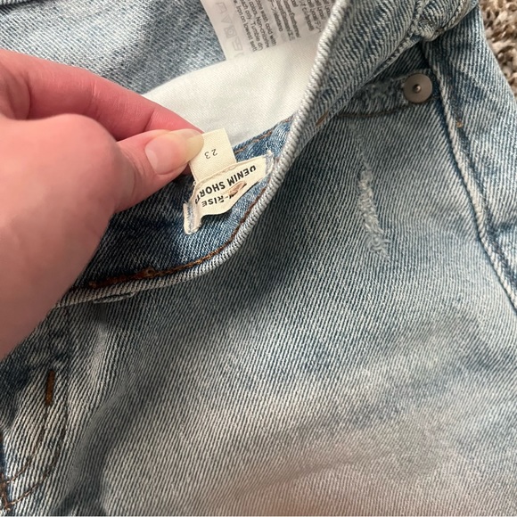 Madewell. Denim High Rise Shorts. Size 23. - Picture 2 of 3